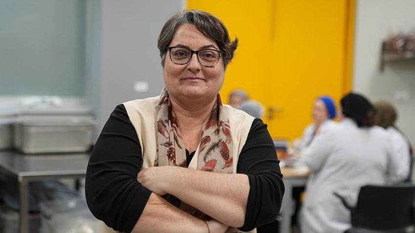 Paça çorbasından cips üretti! Bilim insanının ürettiği cips ve krakerler piyasaya damga vurdu