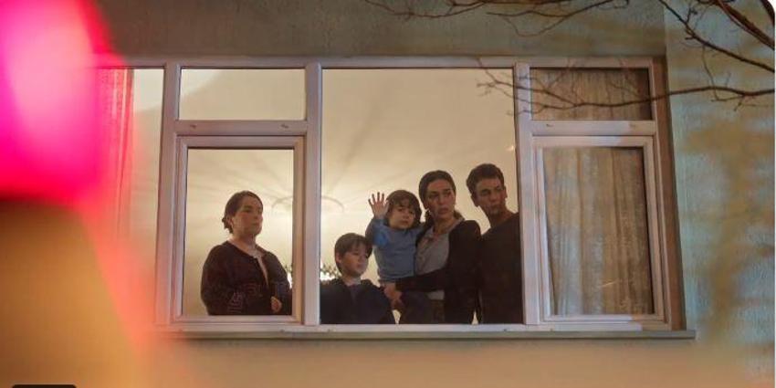 Annem Ankara'da yeni bölüm! Kapıya gelen polis memurları herkesin hayatını değiştirdi