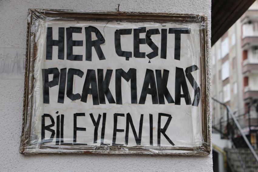 10 parmağında 10 marifet! 77 yaşında gençlere taş çıkarıyor