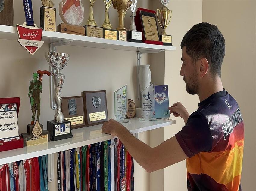 Fiziksel engelini koşarak aştı, 13 yılda 21 birincilik kazandı