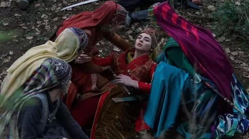 Kuruluş Osman Bala Hatun yanarak mı ölüyor? Özge Törer'in oynadığı Bala Hatun yanarak mı öldü?