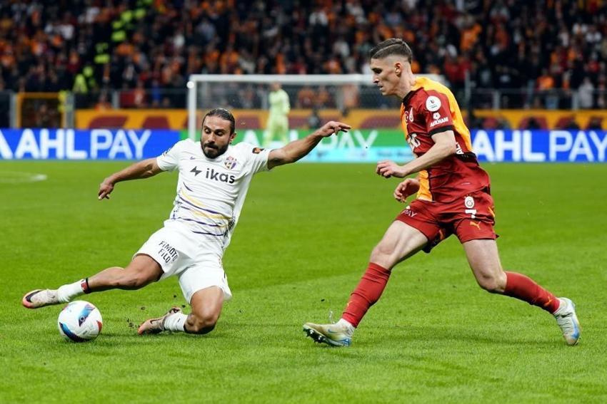 Berke Özer Galatasaray'a! Yılın transferi patladı, Fenerbahçe'yi sildi, Muslera'nın yerine geçiyor