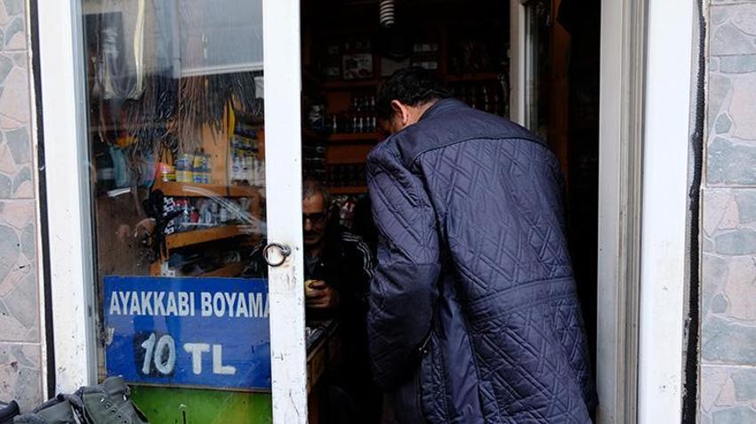 Bingöl'de bir babanın duygulandıran hayat mücadelesi: Ayakkabı boyacılığı yaparak 7 çocuğunu büyüttü
