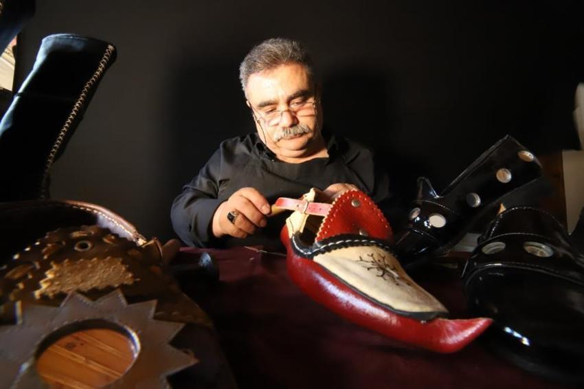 Tokatlı gelinlerin aynalı çarıkları şimdi anahtarlık oldu