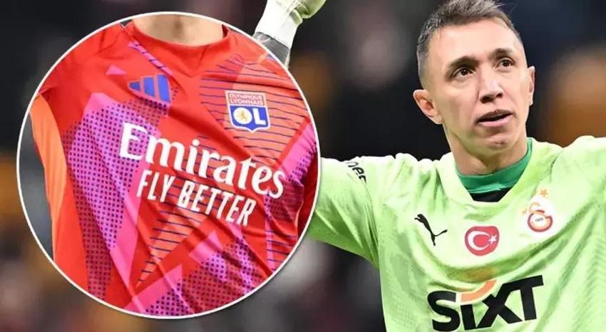 Galatasaray'da Muslera'nın yerine sürpriz kaleci! Menajeri İstanbul'a geldi
