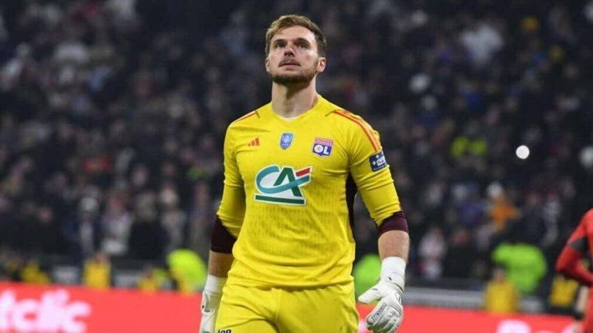 Galatasaray'da Muslera'nın yerine sürpriz kaleci! Menajeri İstanbul'a geldi