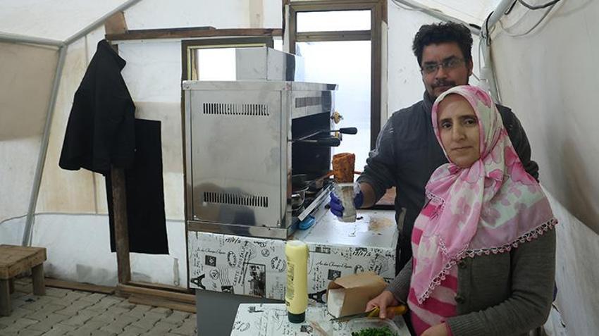 Hatay'da depremde sığındıkları çadır şimdi ekmek teknesi oldu
