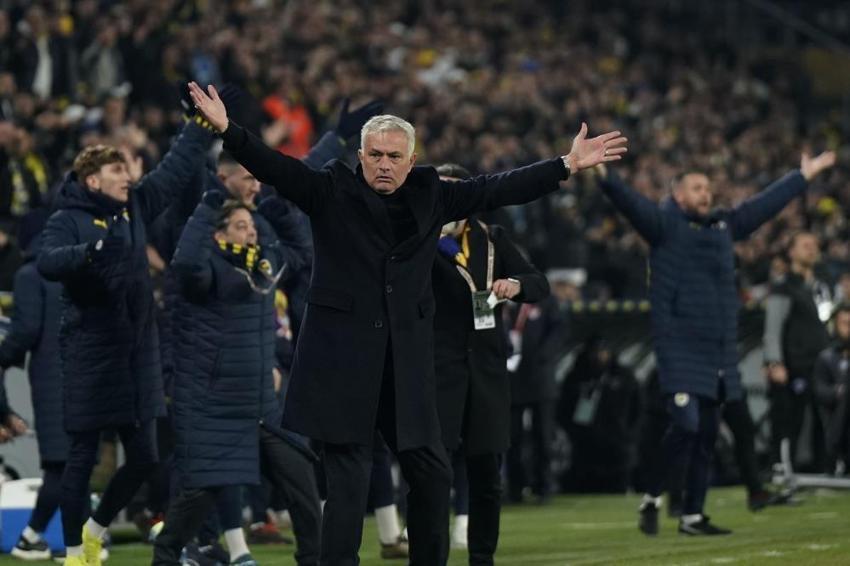 Galatasaray-Fenerbahçe derbisi öncesi bomba patladı: Taksi 2 bin TL yazar, ne diyeyim Mourinho'ya