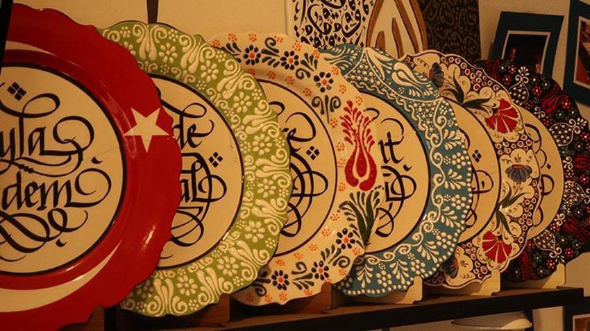 Çocukluk merakı mesleği oldu! Tekirdağ'da kaligrafi sanatçısı işini bırakıp üniversite sınavına girerek hayalini gerçekleştirdi