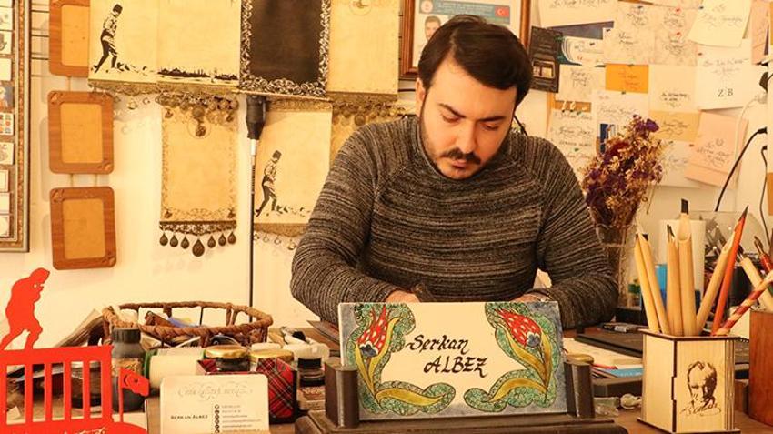 Çocukluk merakı mesleği oldu! Tekirdağ'da kaligrafi sanatçısı işini bırakıp üniversite sınavına girerek hayalini gerçekleştirdi