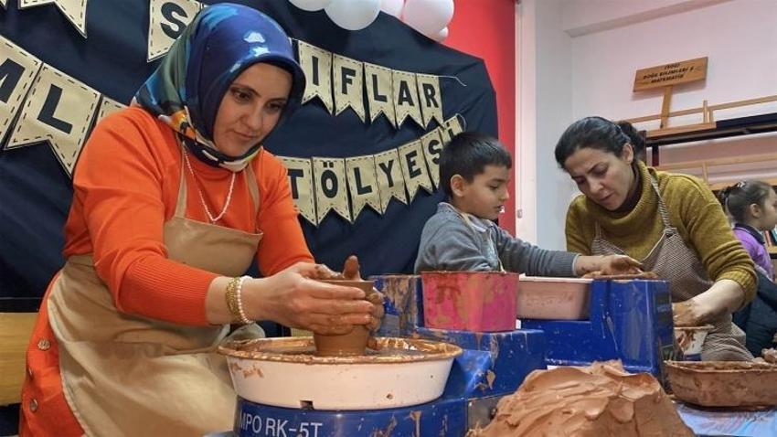 Midyat'ta çömlekçilik ilkokul öğrencilerinin elinde yeniden hayat buluyor