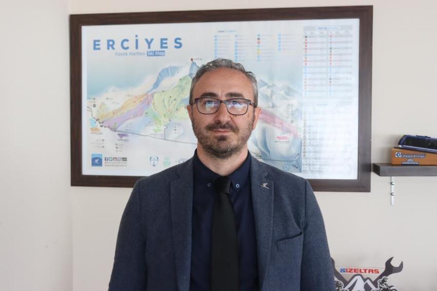 Erciyes'te kar sanata dönüşüyor: Uluslararası Heykel Festivali başlıyor!
