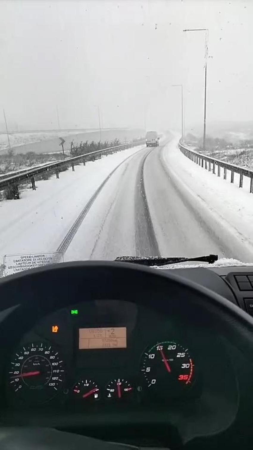 İstanbul'da kuvvetli kar fırtınası başlıyor! 3 gün boyunca sürecek: Uyarılar peş peşe geldi 'Zorunlu olmadıkça dışarı çıkmayın'
