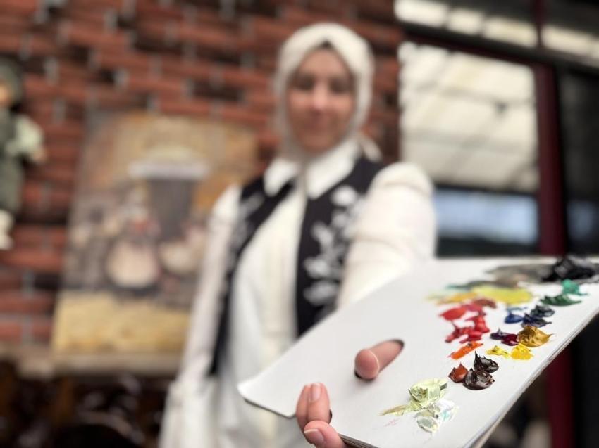 Yeteneğini bulaşık yıkarken keşfetti! Küstüm dediği sanatına yeniden sarıldı şimdi sergi açmaya hazırlanıyor