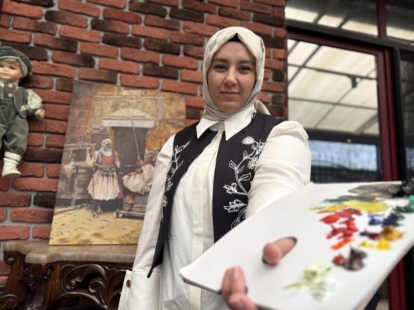 Yeteneğini bulaşık yıkarken keşfetti! Küstüm dediği sanatına yeniden sarıldı şimdi sergi açmaya hazırlanıyor