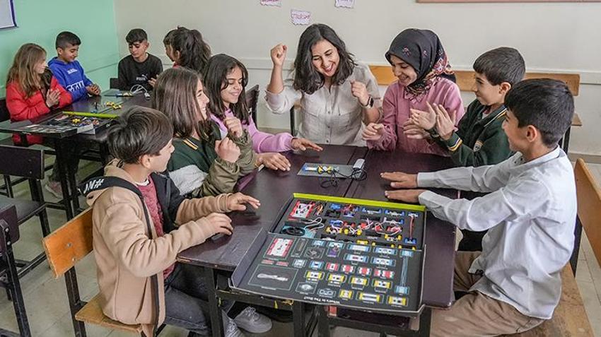 Diyarbakır kırsalında öğrencilere robotik kodlama eğitimi veriliyor