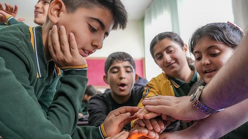 Diyarbakır kırsalında öğrencilere robotik kodlama eğitimi veriliyor