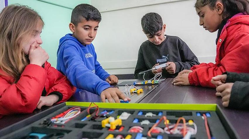 Diyarbakır kırsalında öğrencilere robotik kodlama eğitimi veriliyor