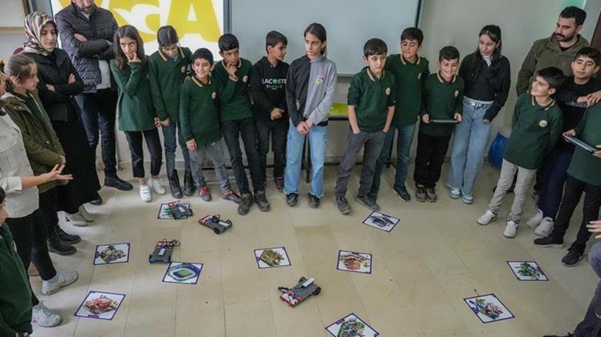 Diyarbakır kırsalında öğrencilere robotik kodlama eğitimi veriliyor