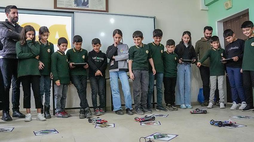 Diyarbakır kırsalında öğrencilere robotik kodlama eğitimi veriliyor