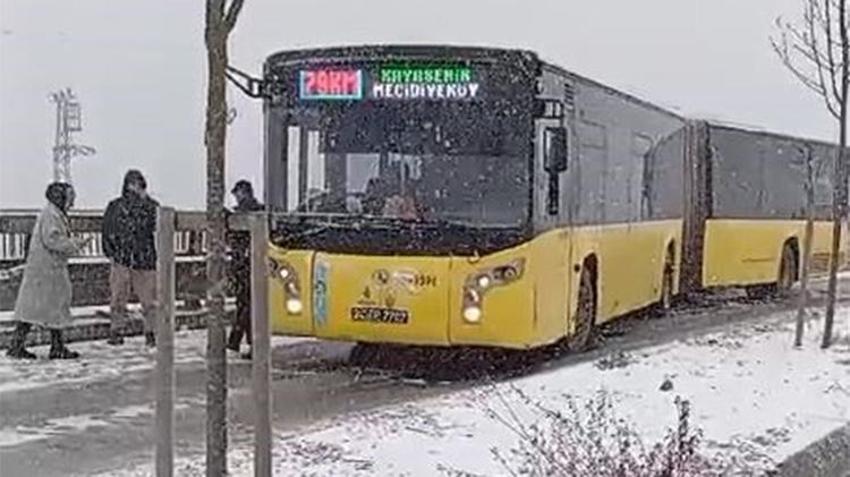 İstanbul'da kuvvetli kar fırtınası başlıyor! 3 gün boyunca sürecek: Uyarılar peş peşe geldi 'Zorunlu olmadıkça dışarı çıkmayın'