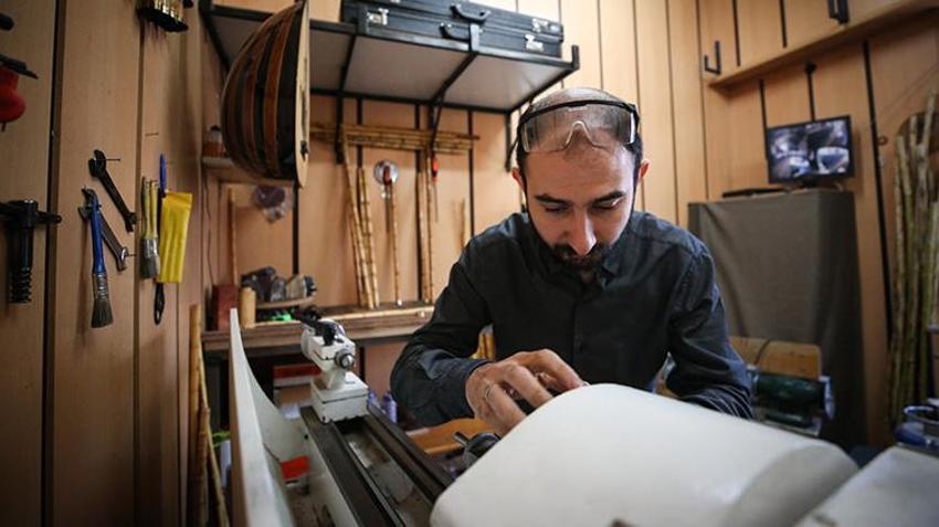 Bursalı neyzen ustası hem öğretiyor hem de üretiyor