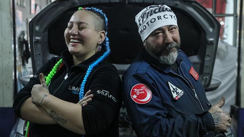 Fotoğrafçılıktan motor tamirine! Ankara'da sanayi sitesinin tek kadın ustası Mia'nın hedefi kendi dükkanını açmak