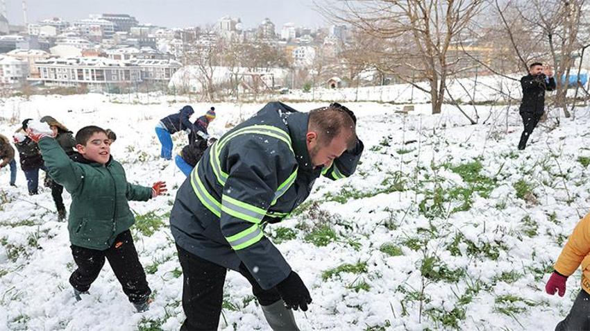 Beklenen yoğun kar yağışı daha başlamadı! Lapa lapa kar aralıksız yağacak, günlerce sürecek