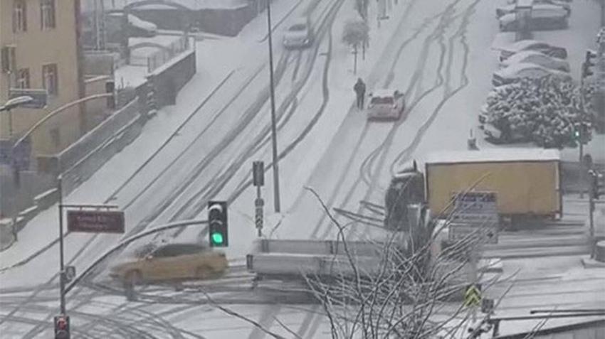Beklenen yoğun kar yağışı daha başlamadı! Lapa lapa kar aralıksız yağacak, günlerce sürecek