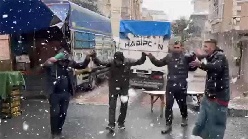 Beklenen yoğun kar yağışı daha başlamadı! Lapa lapa kar aralıksız yağacak, günlerce sürecek
