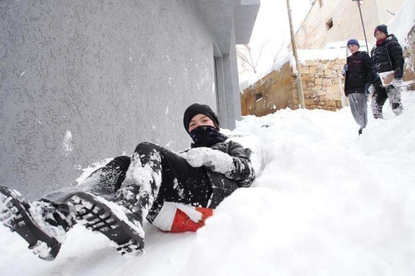 Kar fırtınası geliyor! Günlerce sürecek, Meteoroloji, İstanbul için alarma geçildi, hepsi iptal edildi