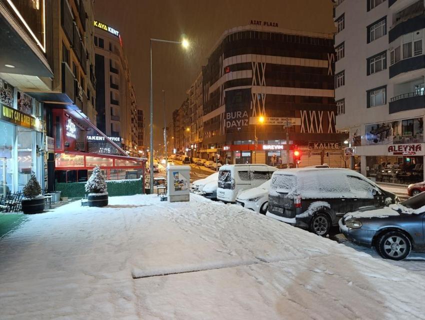 Kar fırtınası geliyor! Günlerce sürecek, Meteoroloji, İstanbul için alarma geçildi, hepsi iptal edildi