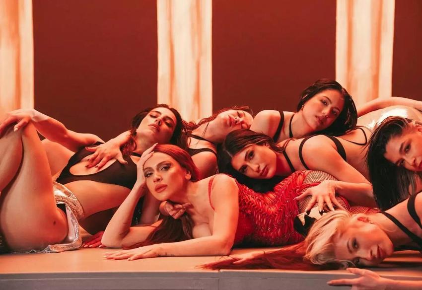 Hadise'nin klip fotoğrafları ortalığı kasıp savurdu!