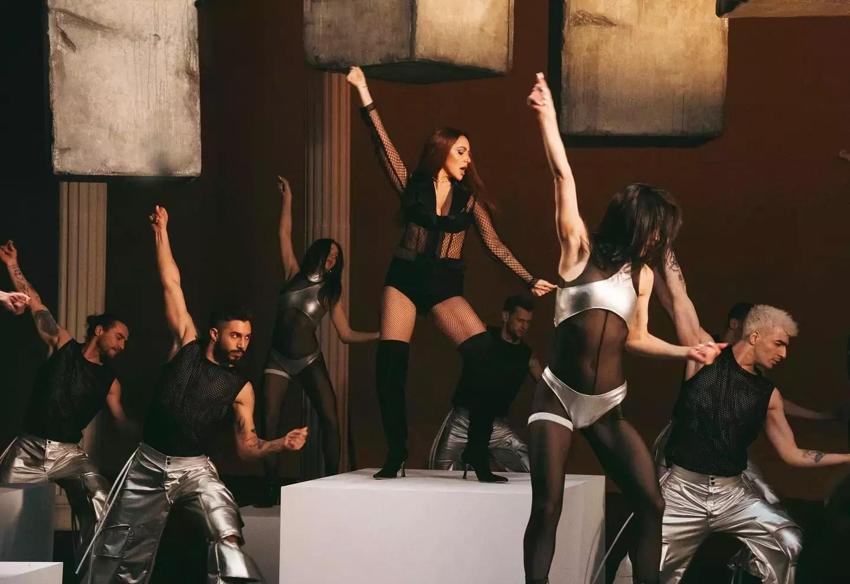Hadise'nin klip fotoğrafları ortalığı kasıp savurdu!