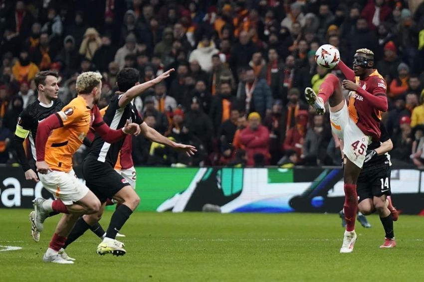 Okan Buruk istifa çağrısı sonrası sert sözler: Gol yemediğin maç yok, otur bir düşün!