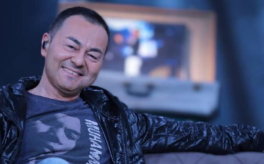 Garsonluktan beyaz perdeye, tezgahtarlıktan sahnelere... Ünlülerin şöhret olmadan önceki meslekleri gündem oldu! Hangi yıldız geçmişte hangi işi yapıyordu?