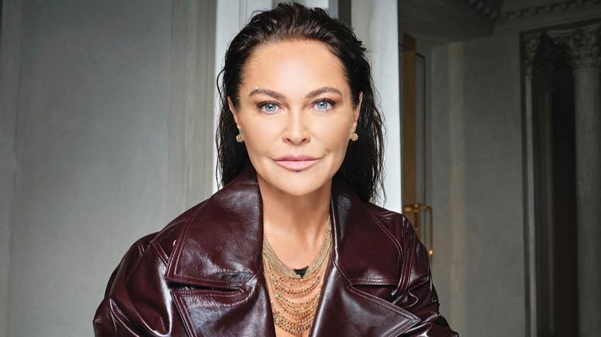 Garsonluktan beyaz perdeye, tezgahtarlıktan sahnelere... Ünlülerin şöhret olmadan önceki meslekleri gündem oldu! Hangi yıldız geçmişte hangi işi yapıyordu?