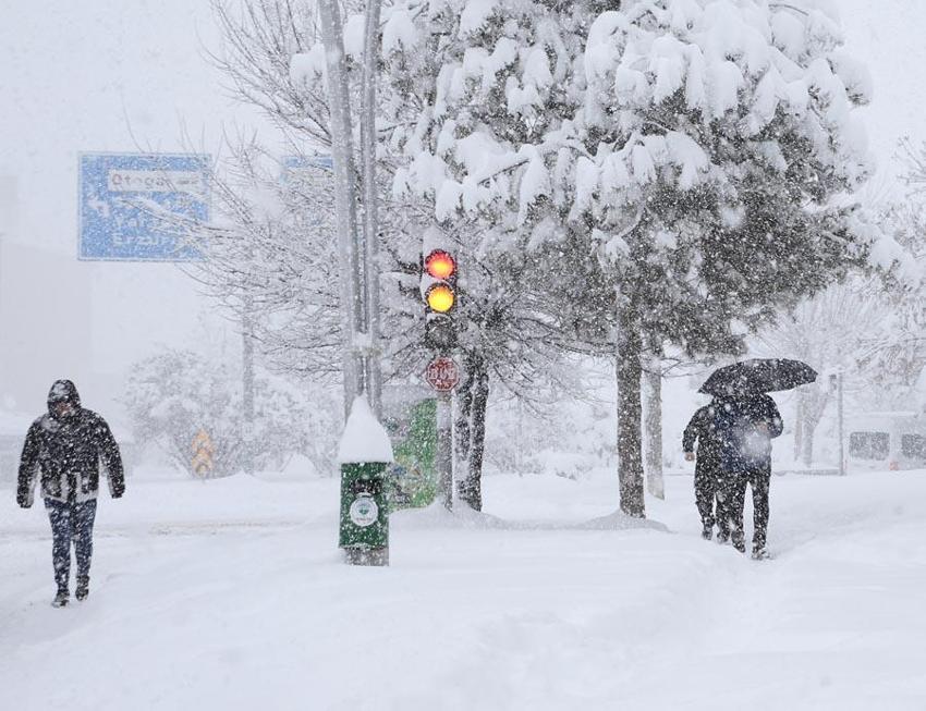 Kar yağışları etkisi artıracak! Meteoroloji'den birçok il için sarı ve turuncu kodlu uyarı geldi