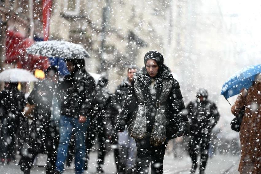 Kar yağışları etkisi artıracak! Meteoroloji'den birçok il için sarı ve turuncu kodlu uyarı geldi