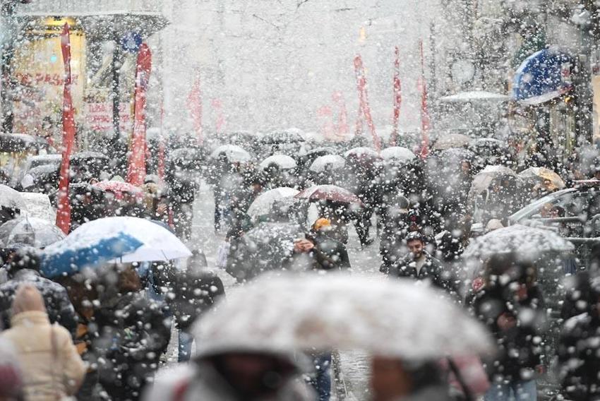 Kar yağışları etkisi artıracak! Meteoroloji'den birçok il için sarı ve turuncu kodlu uyarı geldi