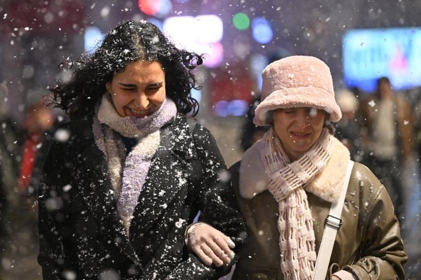 Kar yağışları etkisi artıracak! Meteoroloji'den birçok il için sarı ve turuncu kodlu uyarı geldi