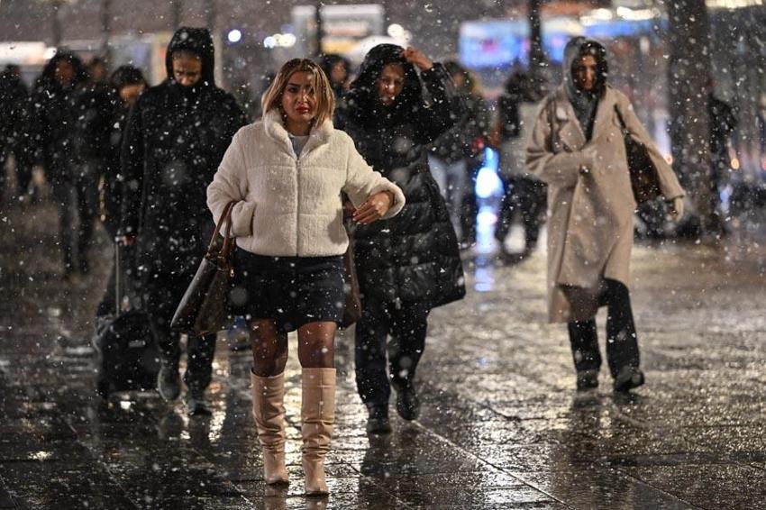 Kar yağışları etkisi artıracak! Meteoroloji'den birçok il için sarı ve turuncu kodlu uyarı geldi