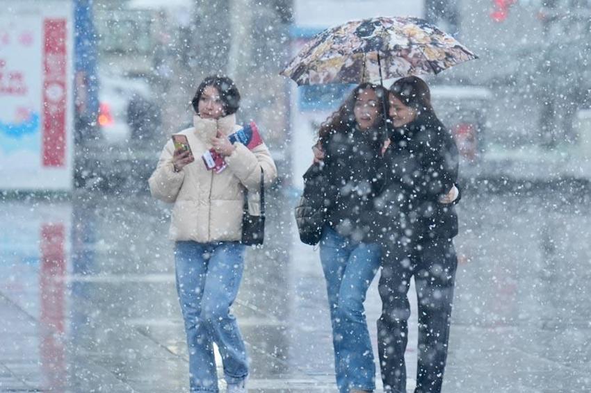 Kar yağışları etkisi artıracak! Meteoroloji'den birçok il için sarı ve turuncu kodlu uyarı geldi