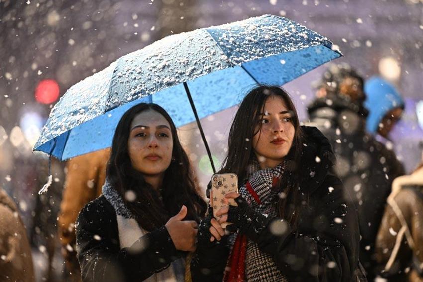 Kar yağışları etkisi artıracak! Meteoroloji'den birçok il için sarı ve turuncu kodlu uyarı geldi