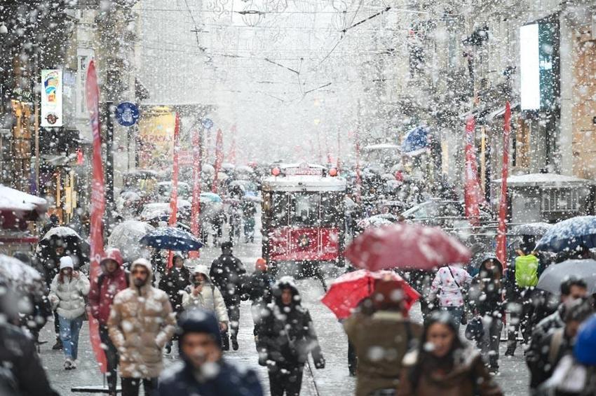 Kar yağışları etkisi artıracak! Meteoroloji'den birçok il için sarı ve turuncu kodlu uyarı geldi