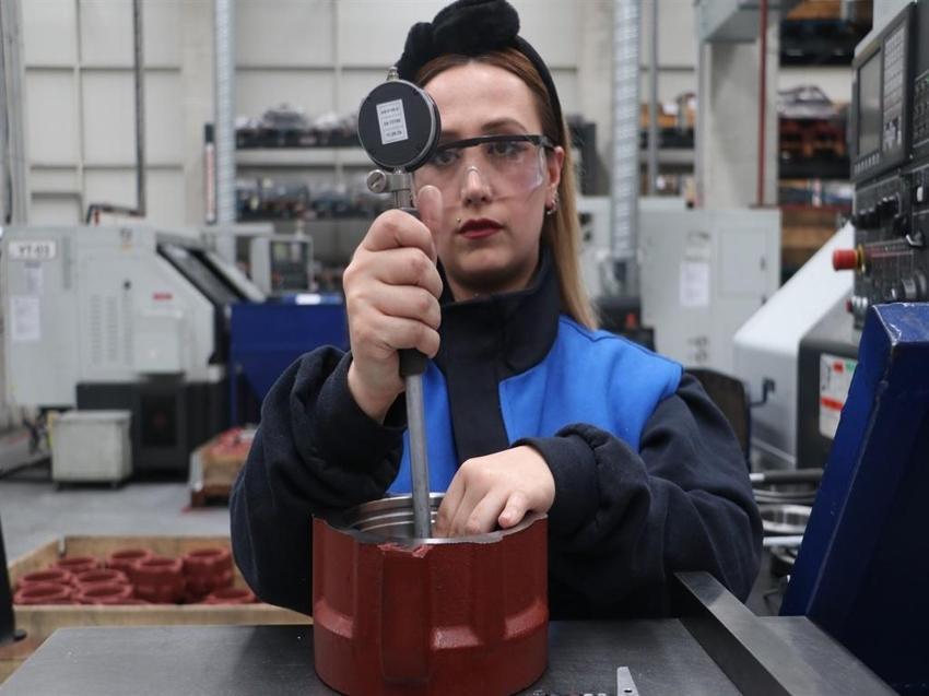 Döküm fabrikasının tek kadın tornacısı! Ankara'da başarı hikayesi yazıyor