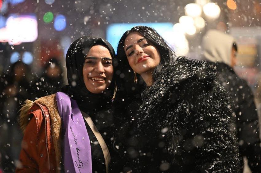 Lapa lapa kar yağışı için Meteoroloji ve AKOM'dan uyarılar peş peşe geldi! Sibirya soğukları İstanbul'u donduracak