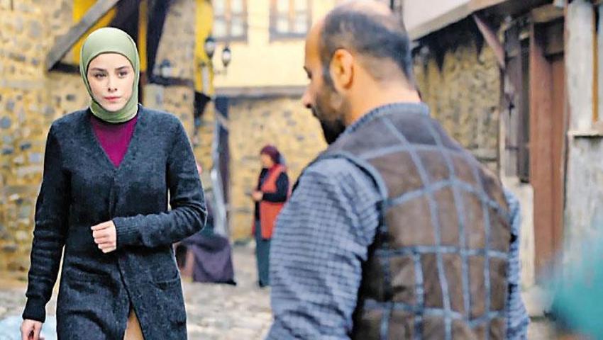 Piyasa seyirci ile buluştu ilk bölümüyle nefesleri kesti! Münevver'in kına gecesinde büyük acısı: Çıkışı nasıl bulacak?