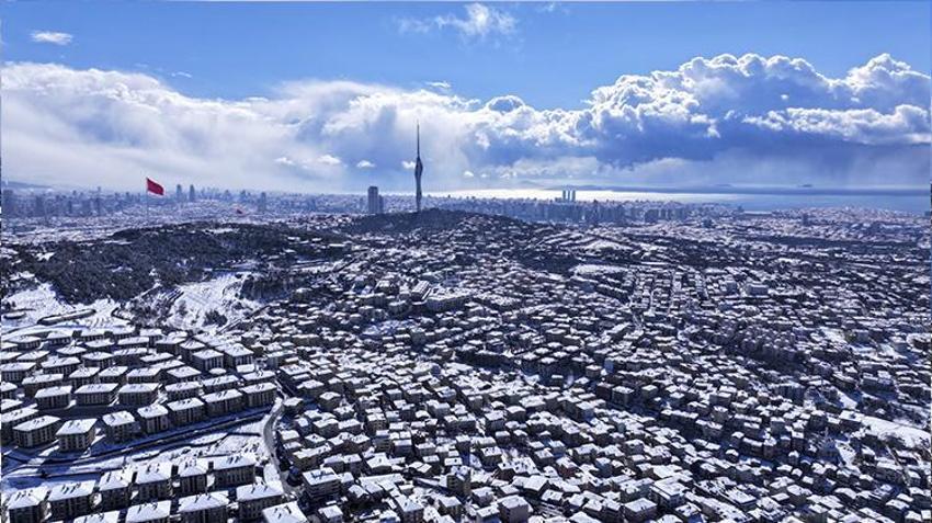 Lapa lapa kar yağacak uyarısında bulunan Meteoroloji ve AKOM'dan sonra THY uçuşların iptal edildiğini duyurdu! 'Yarın okullar tatil olabilir'