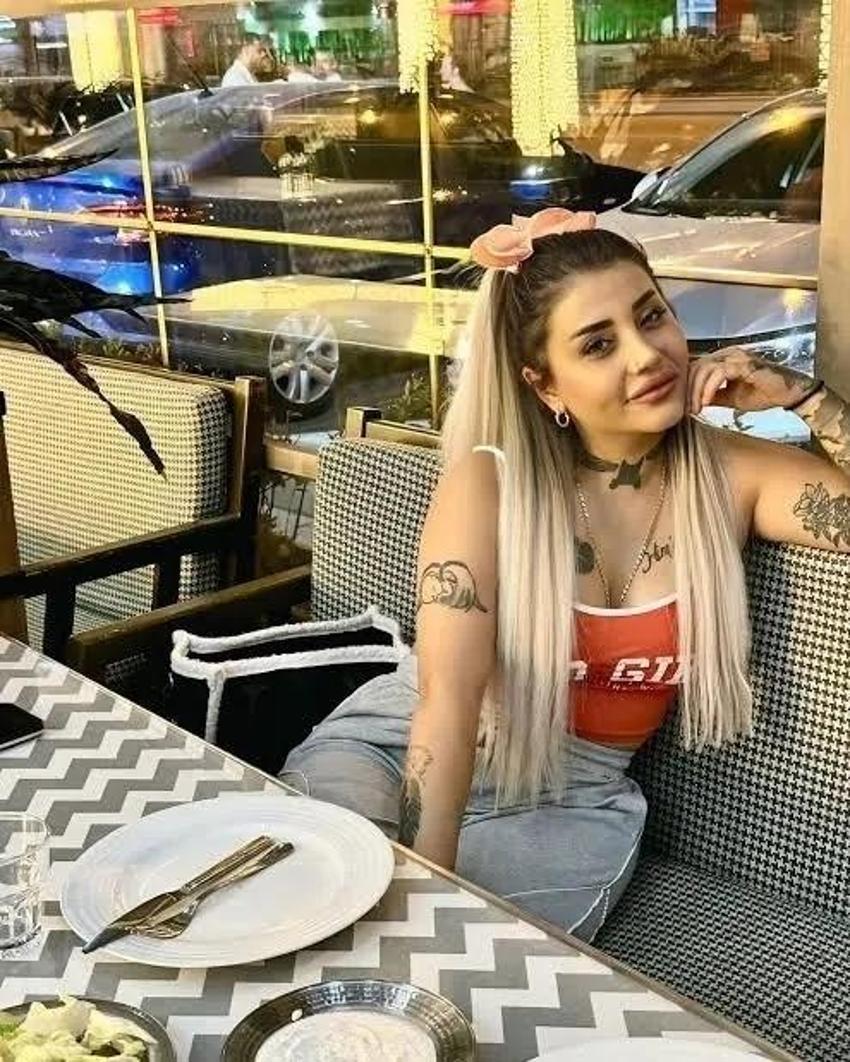 Canlı yayında kavga! TikTok fenomeni kadınlar birbirine girdi